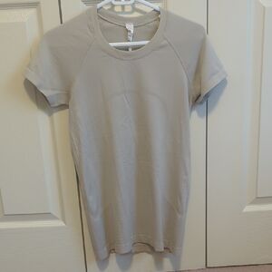 Lululemon Athletica Womens Short Sleeve Swiftly Tan Top